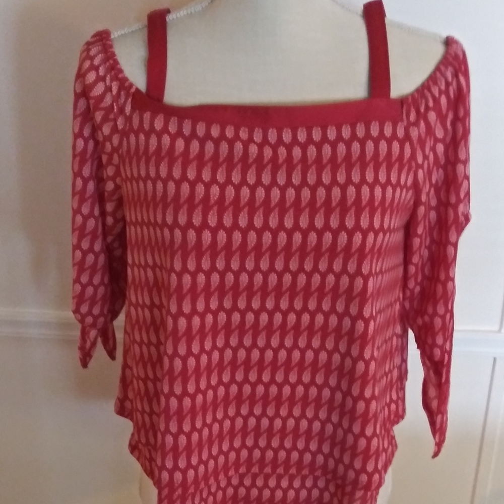 Cold shoulder top